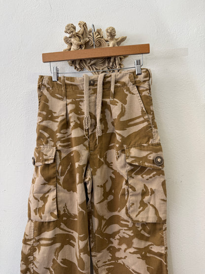 Vintage British Army Camo Cargo Pants “W30”
