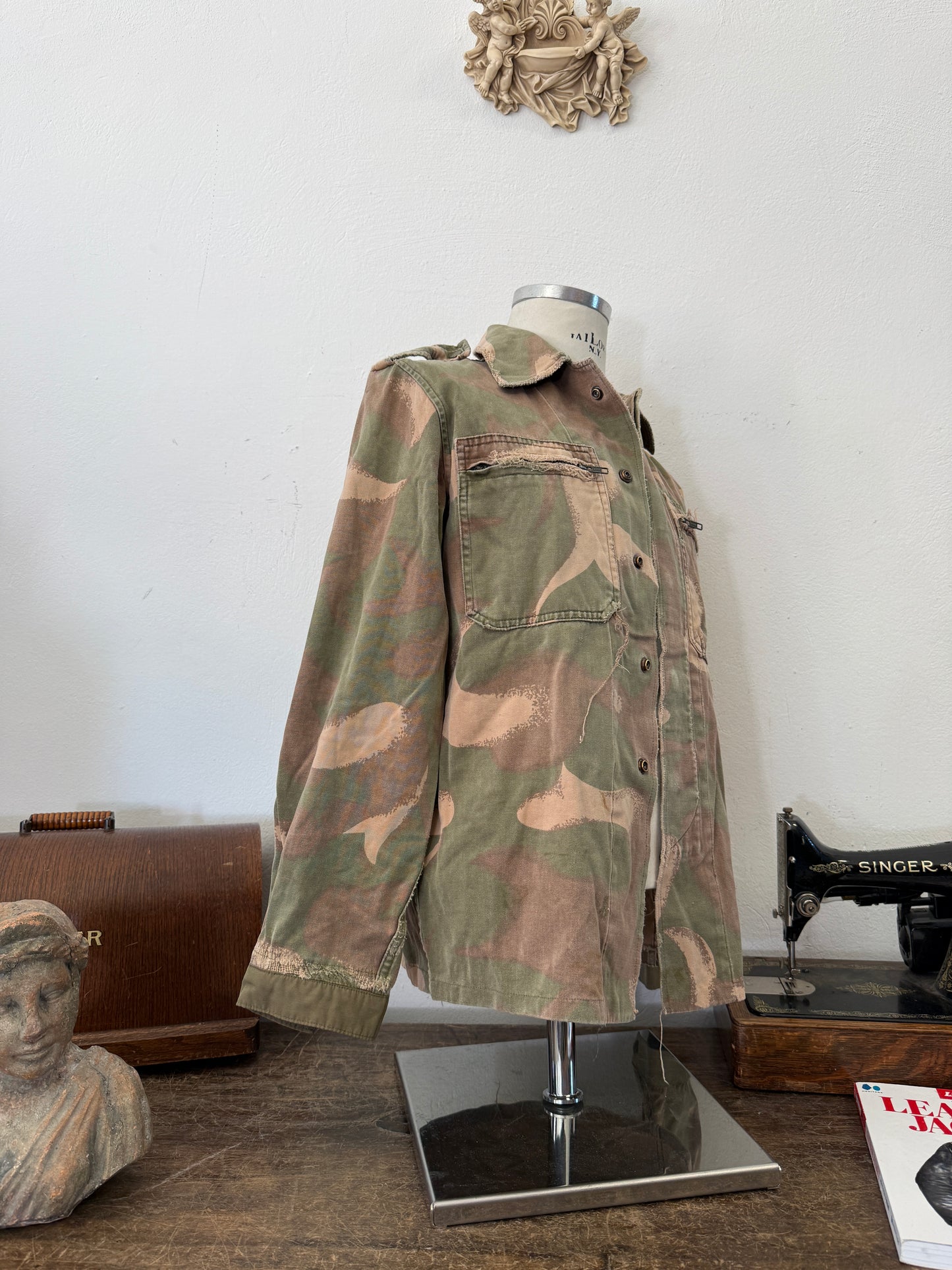 Vintage 90’s Hungarian Army Overshirt “M”