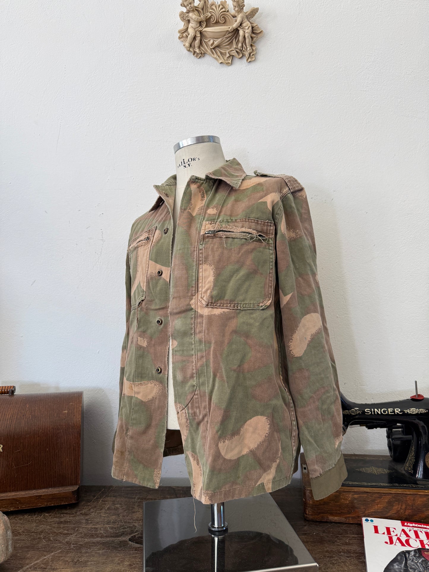 Vintage 90’s Hungarian Army Overshirt “M”