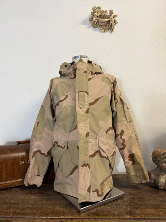 Vintage Us Army ECWCS Goretex Desert 3 Colors Camo Parka “L”