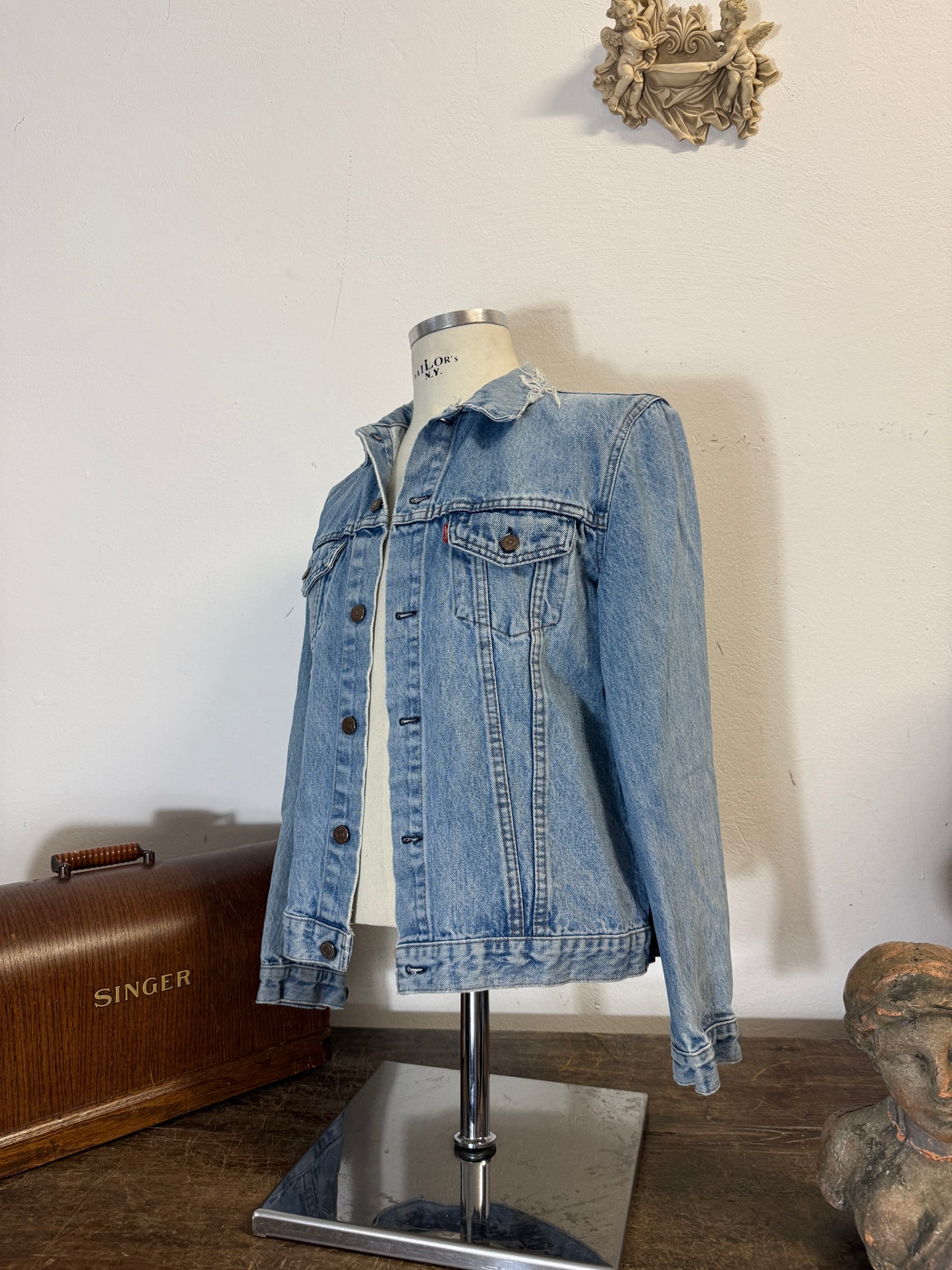Vintage Levi’s Jacket “S/M”