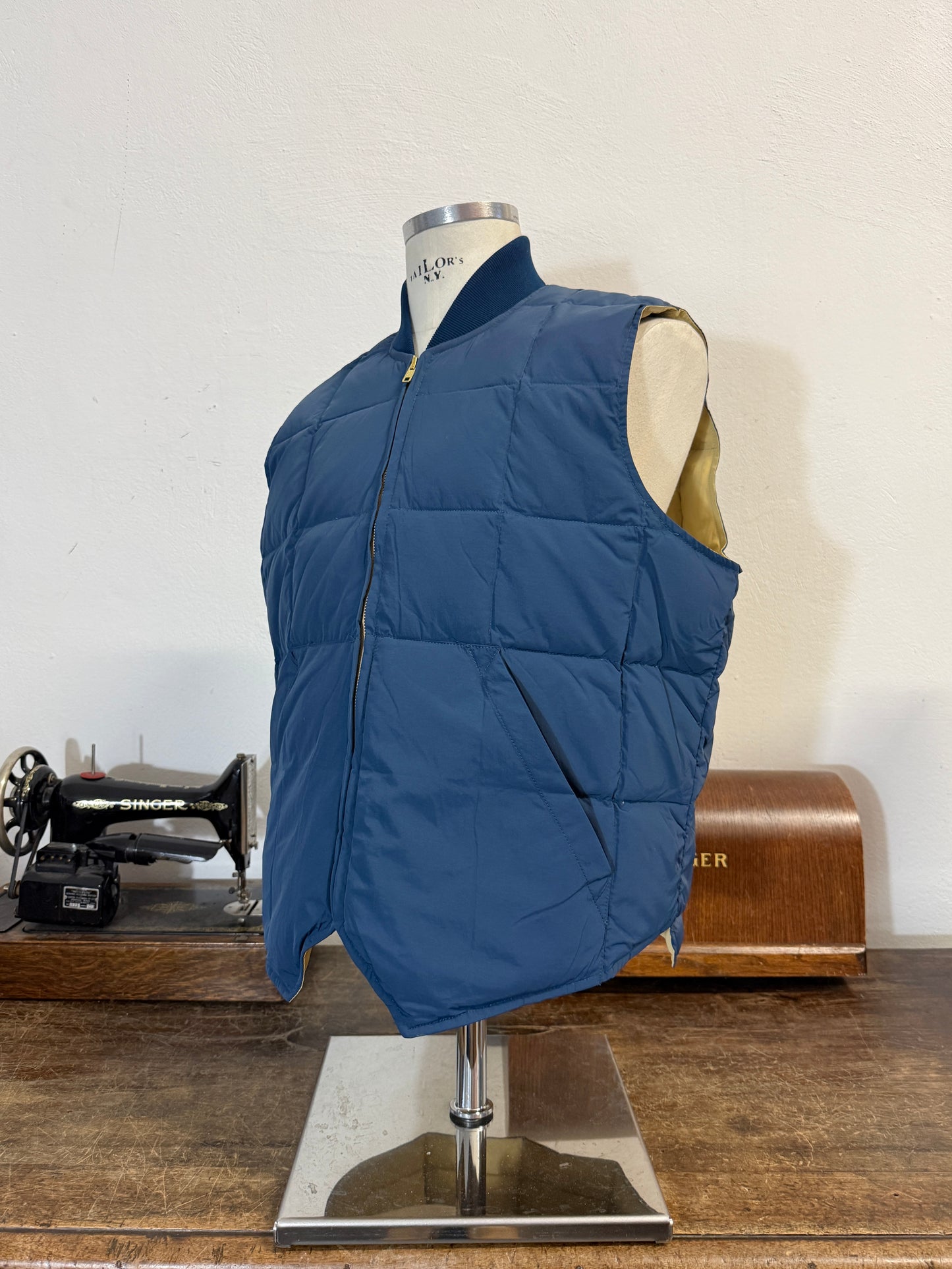 Chesapeake’s Down Vest Seattle - Deep Blue