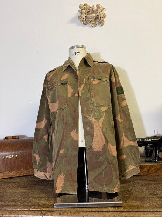 Vintage 90’s Hungarian Army Overshirt “L/XL”