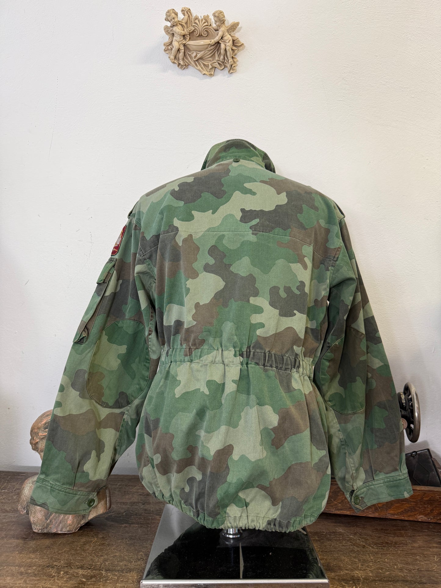Vintage 90’s Serbian Army Jacket “L/XL”