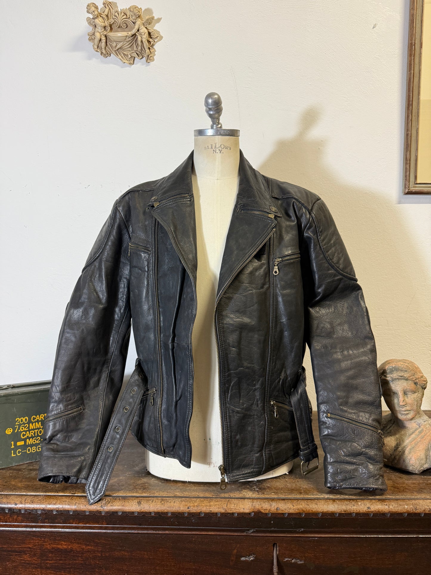 Vintage 80’s Leather Jacket “L/XL”