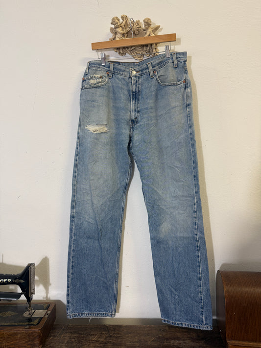 Vintage Levi’s 505 “W35 L34”