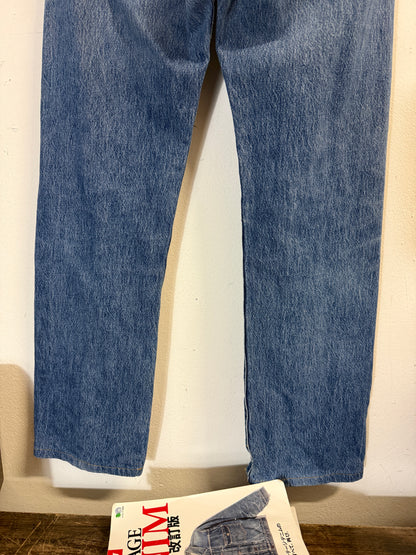 Vintage Levi’s 501 “W35 L32”