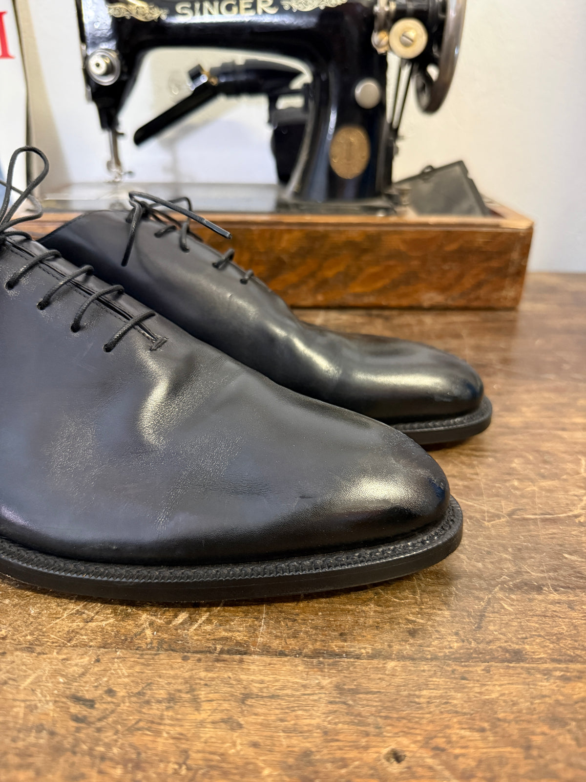 Used Church’s Men’s Black Leather Oxford Shoes – Made in England – UK Size 9