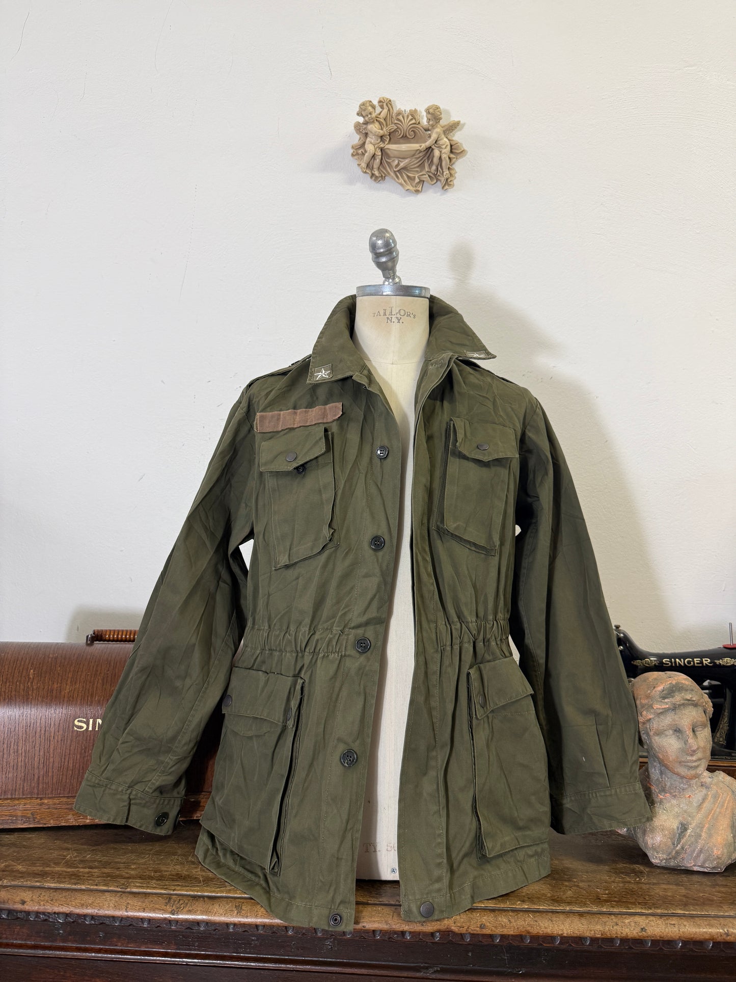 Vintage 80’s Italian Army Jacket “M”