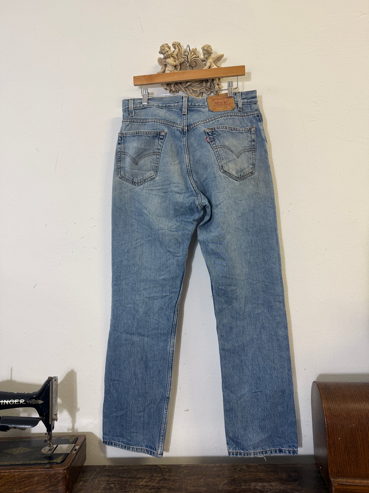 Vintage Levi’s 505 “W35 L34”