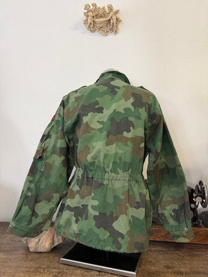 Vintage 90’s Serbian Army Jacket “L/XL”