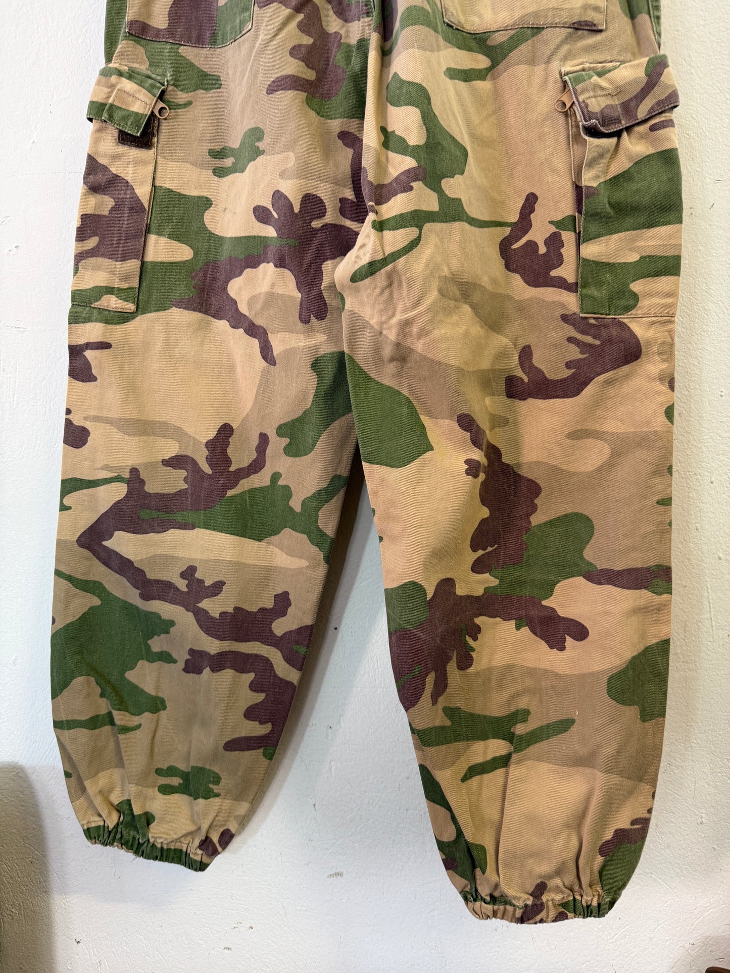 Vintage Italian Army Cargo Pants “W33”