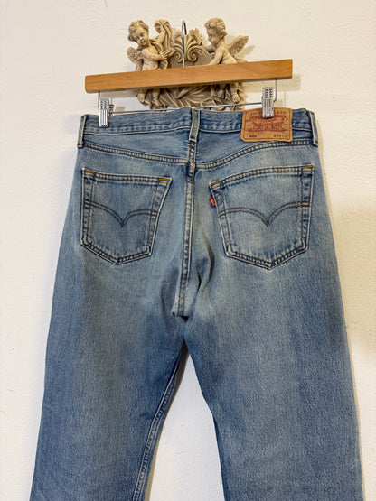 Vintage Levi’s 501 “W32 L32”