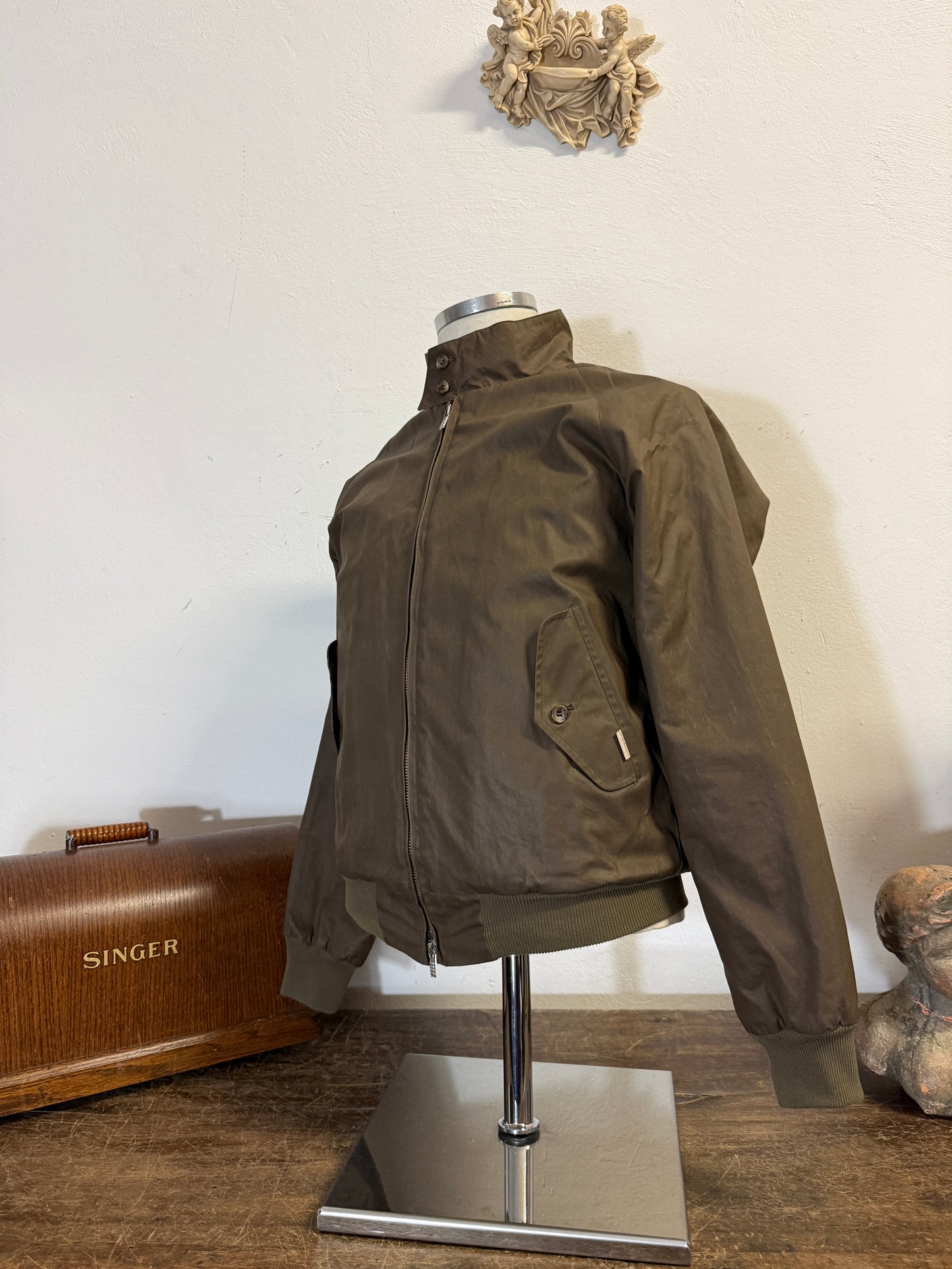 Vintage Waxed Baracuta Jacket Made in England “S”