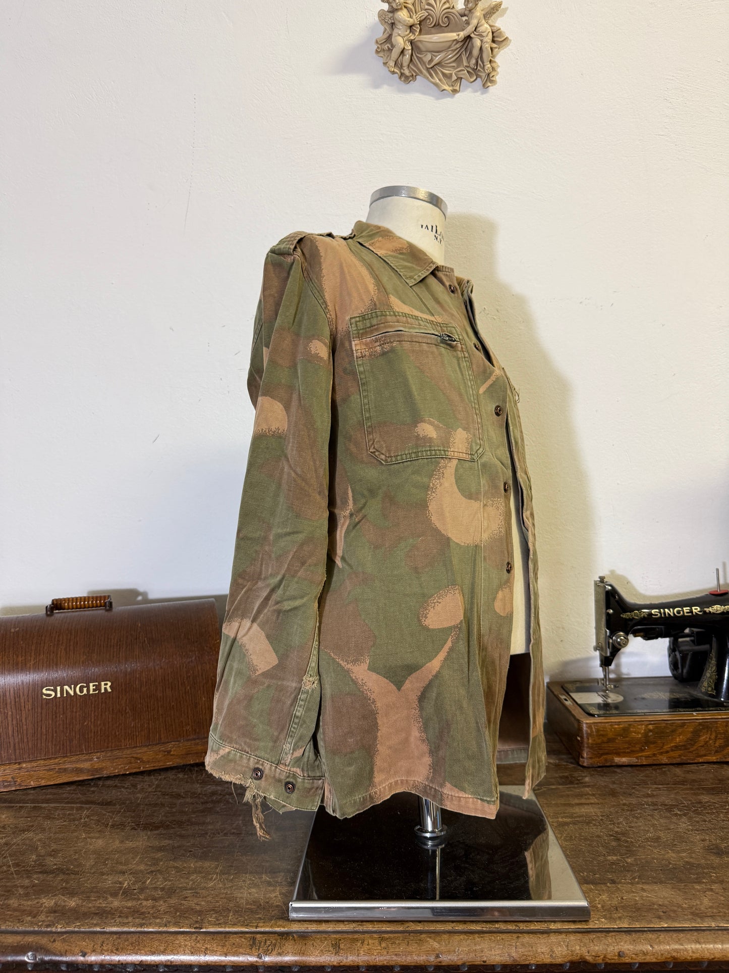 Vintage 90’s Hungarian Army Overshirt “L”