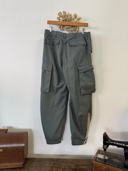 Vintage 90’s Italian Army Cargo Pants “W33”