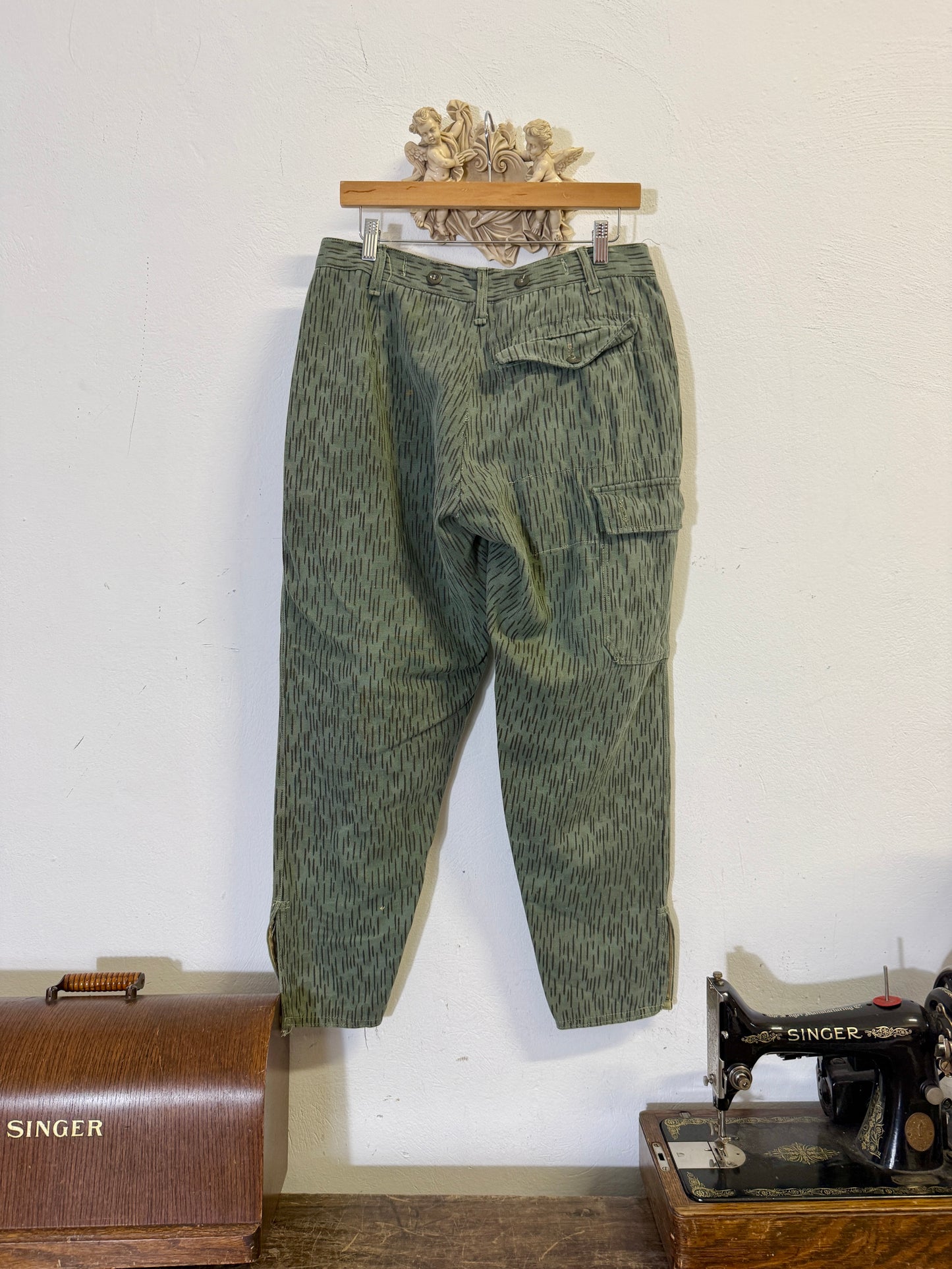Vintage German Army Cargo Pants “W32”