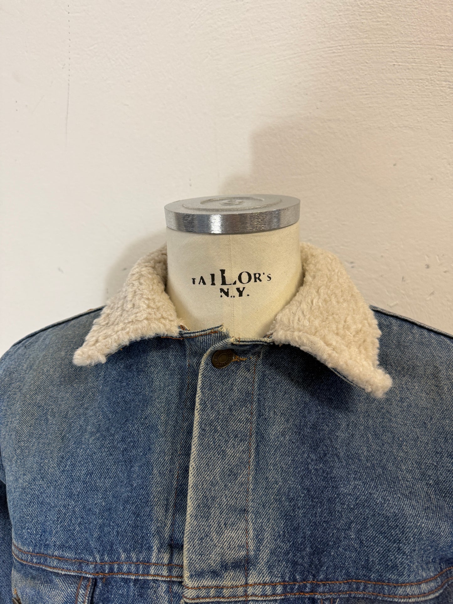 Vintage Levi’s Jacket “L”