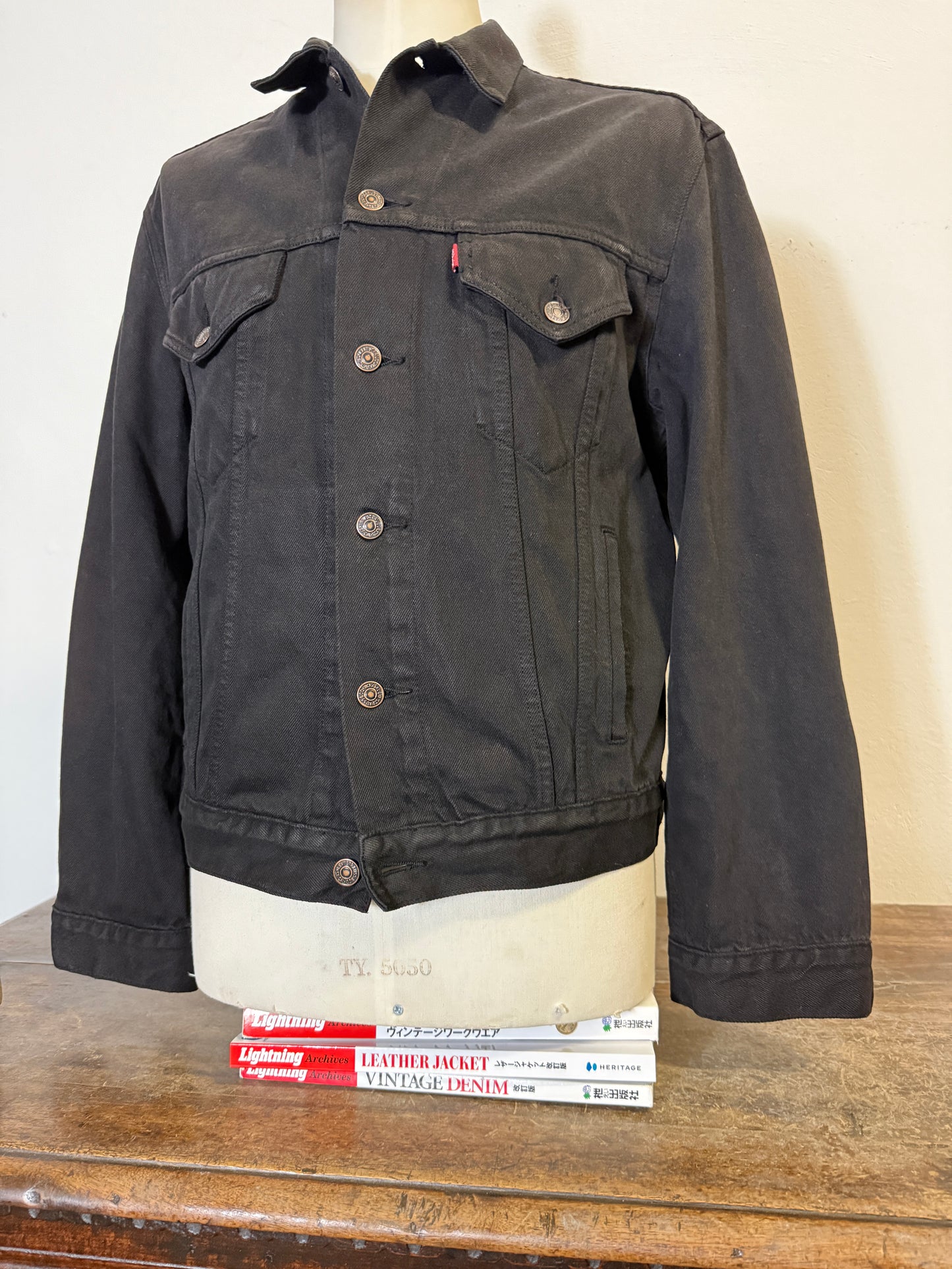 Vintage Levi’s Jacket “M/L”