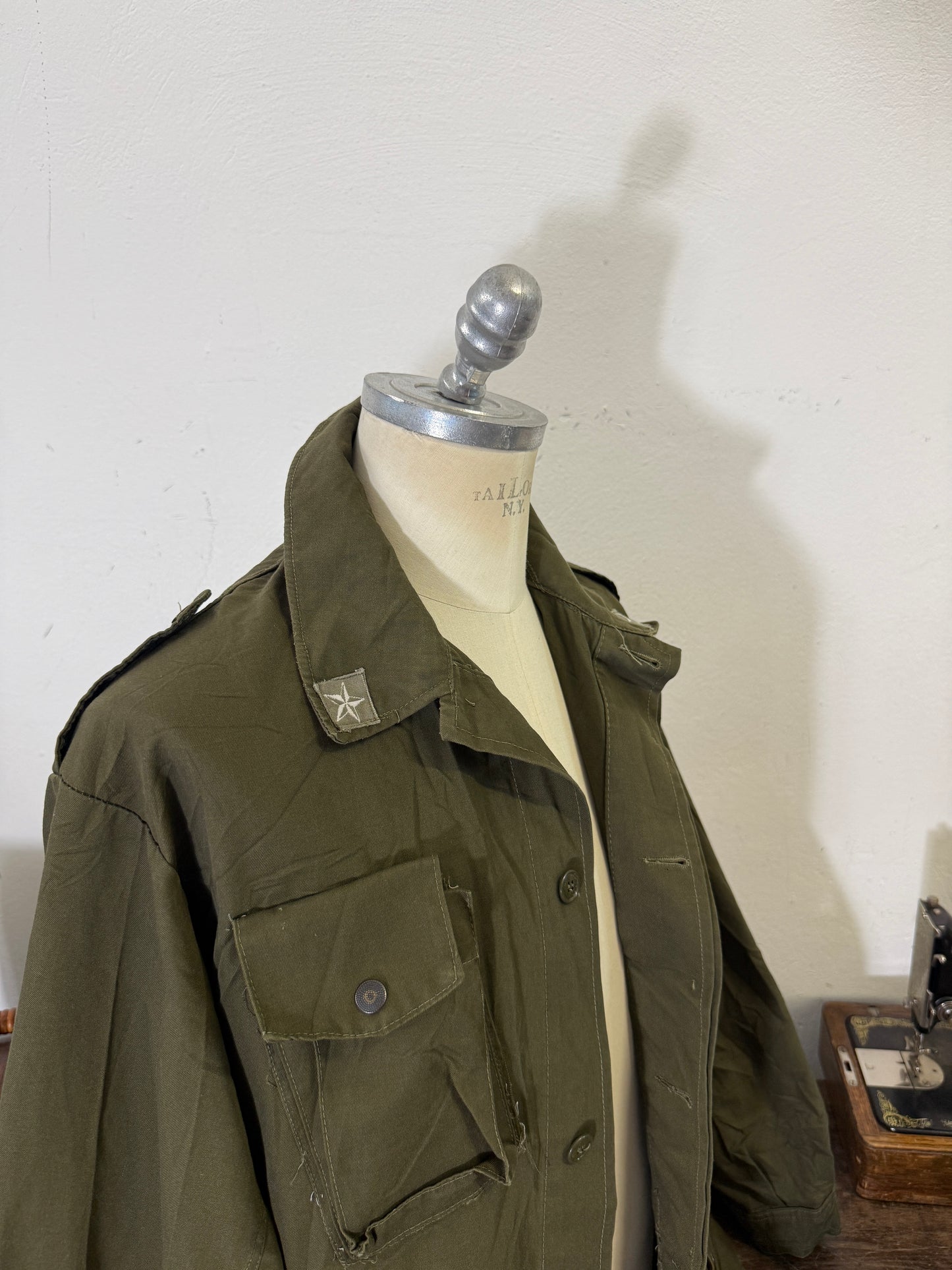 Vintage 80’s Italian Army Jacket “L/XL”