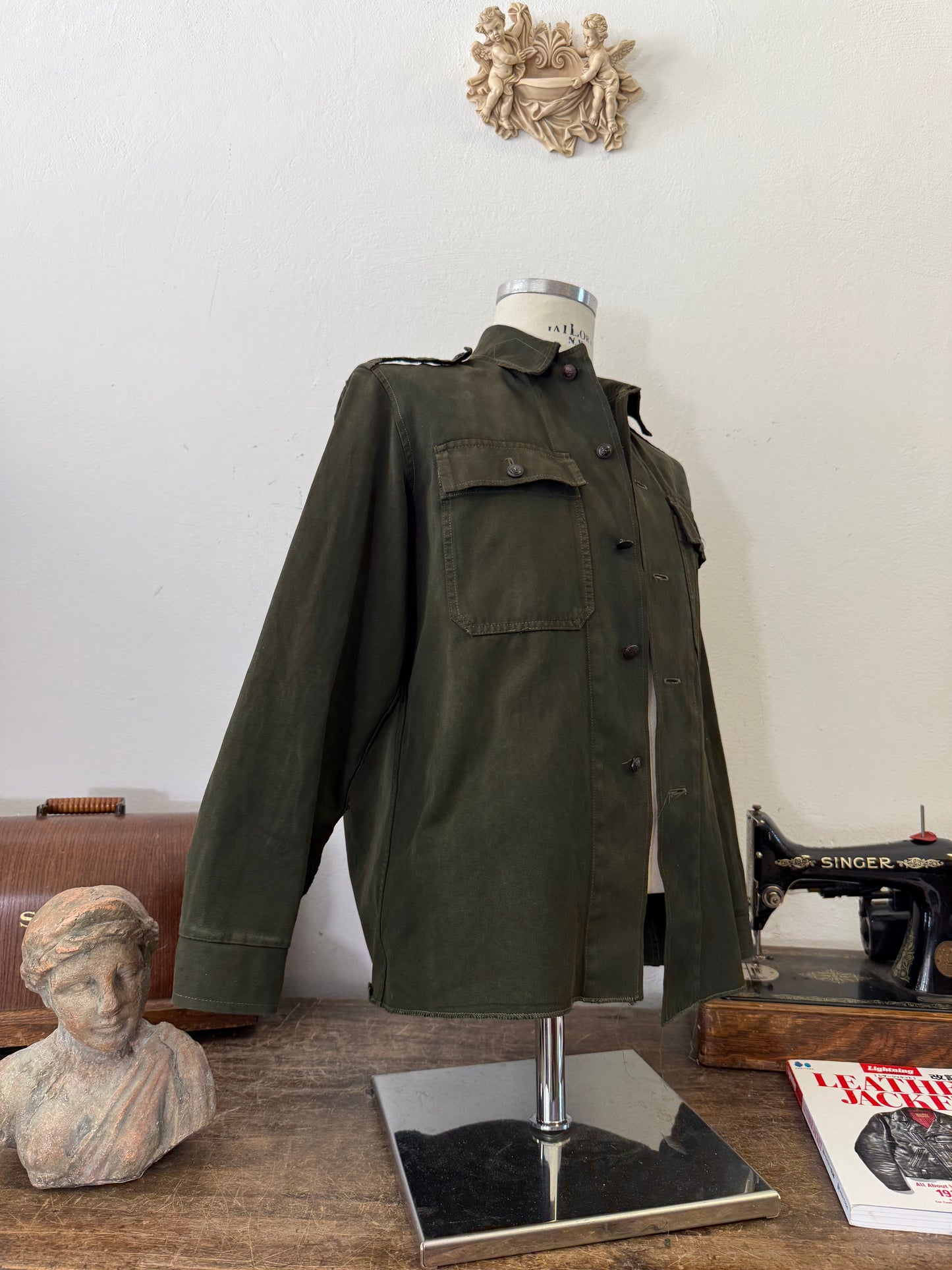 Vintage 80’s Faded Hungarian Army Shirt “S/M”