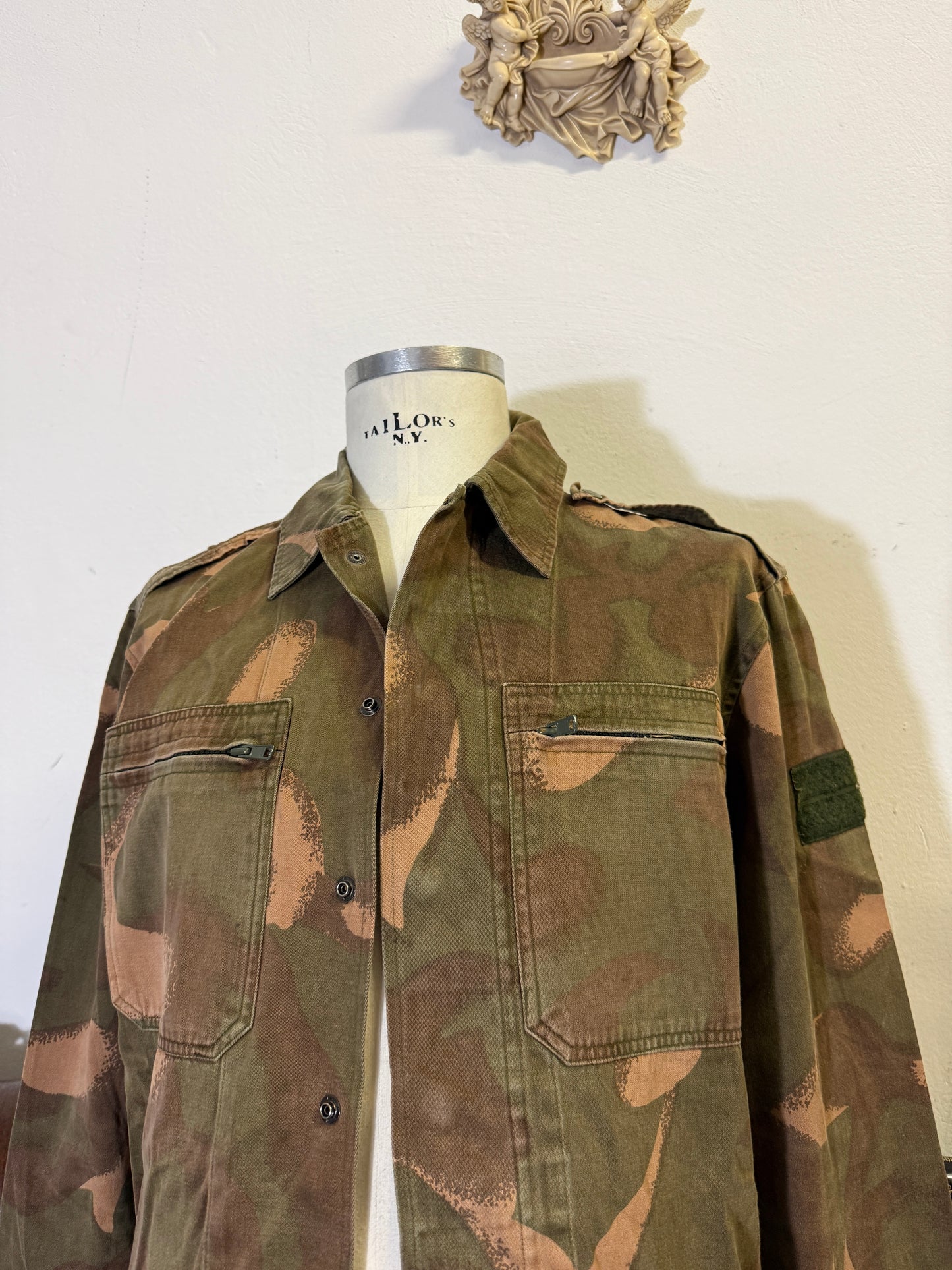 Vintage 90’s Hungarian Army Overshirt “L/XL”