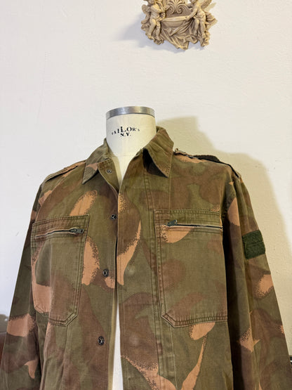 Vintage 90’s Hungarian Army Overshirt “L/XL”