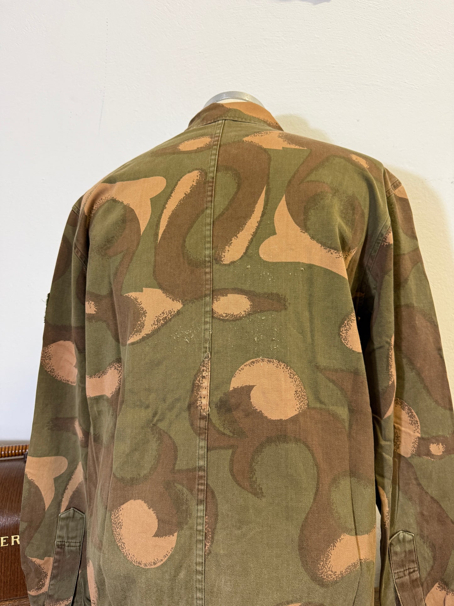 Vintage 90’s Hungarian Army Overshirt “L/XL”