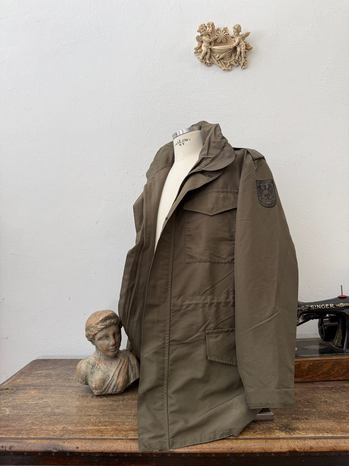Vintage 90’s Austrian Army Jacket “L”