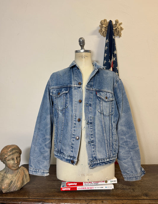 Vintage Levi’s Jacket “M/L”
