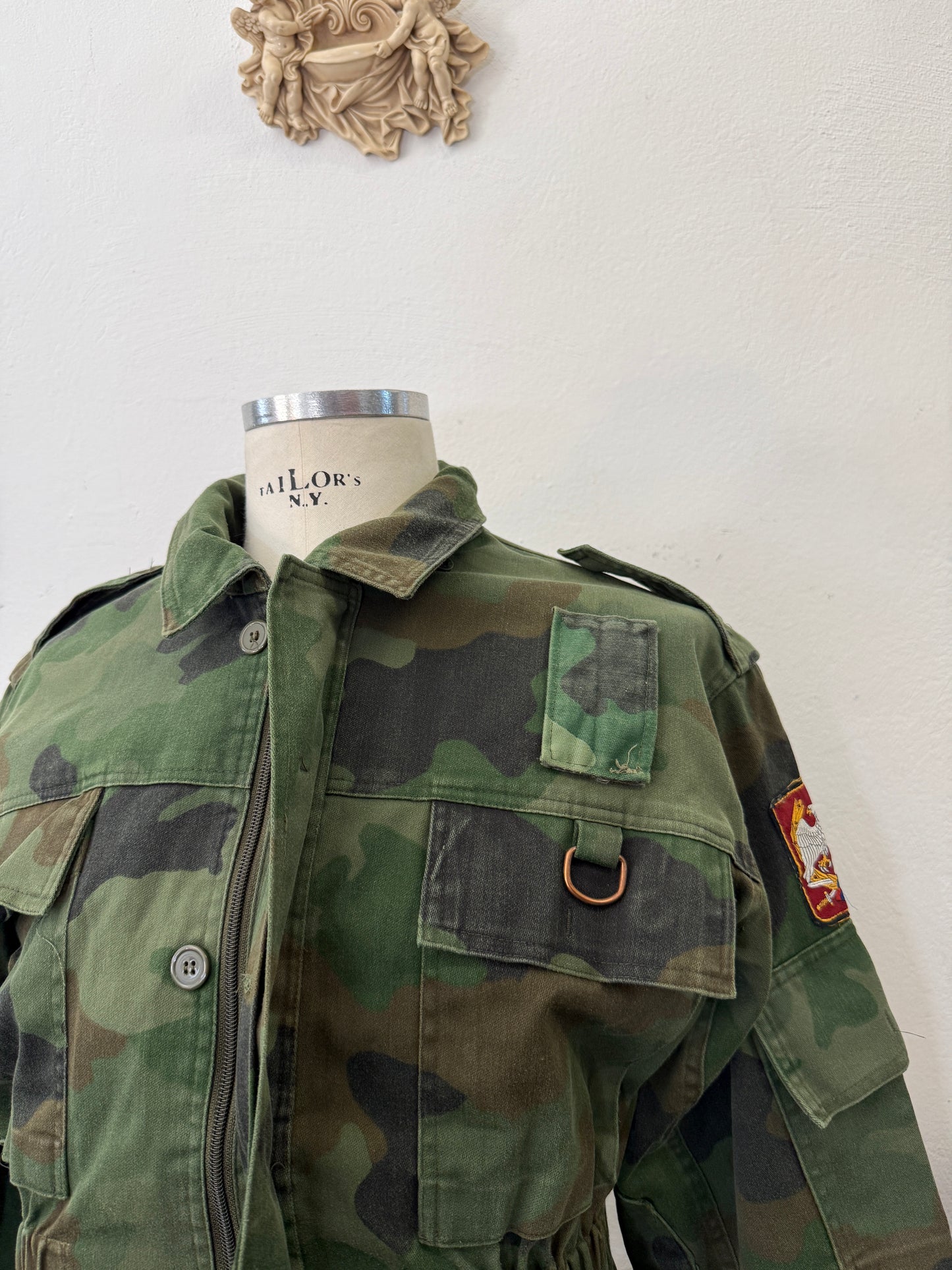 Vintage 90’s Serbian Army Jacket “M/L”
