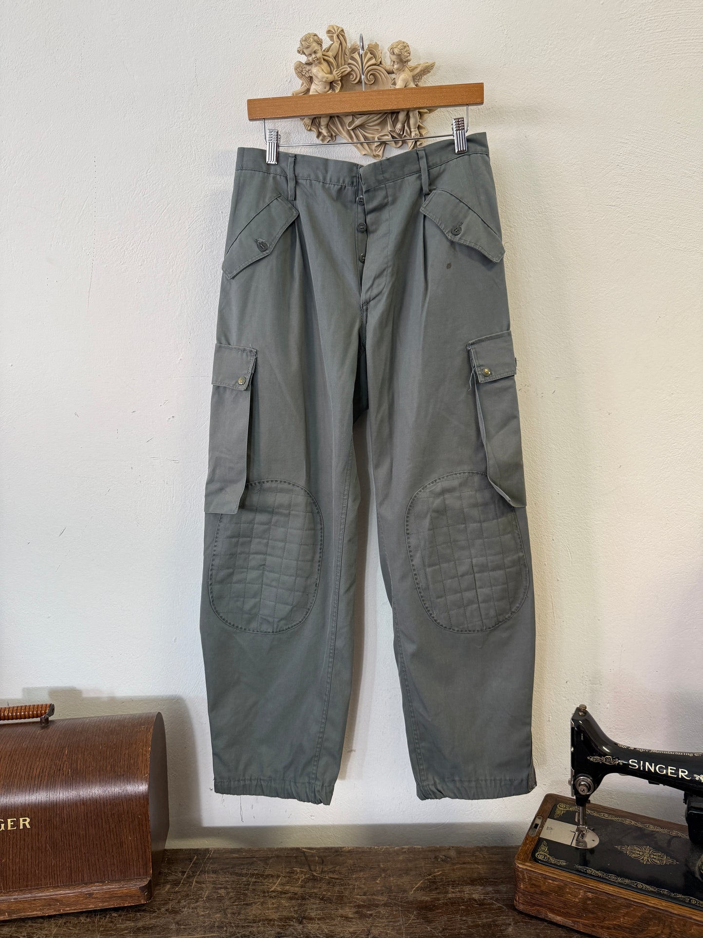 Vintage 90’s Italian Army Cargo Pants “W31”
