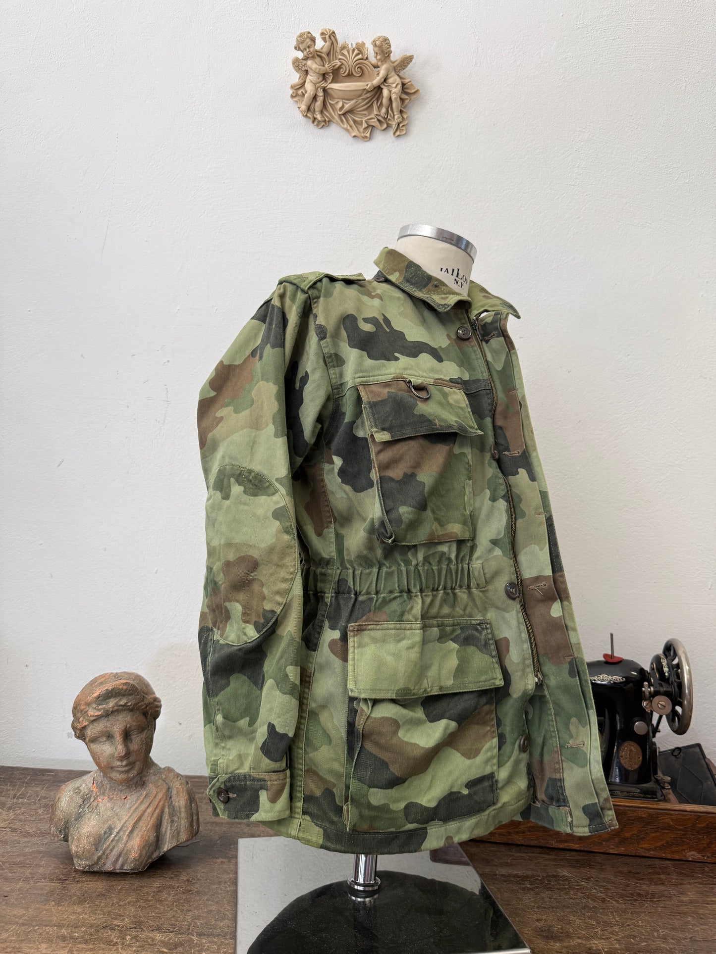 Vintage 90’s Serbian Army Jacket “S”