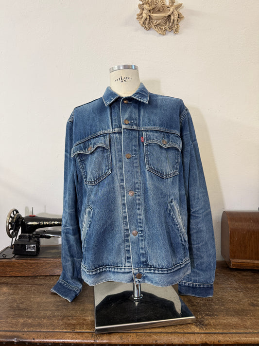 Vintage Levi’s Jacket “XL”