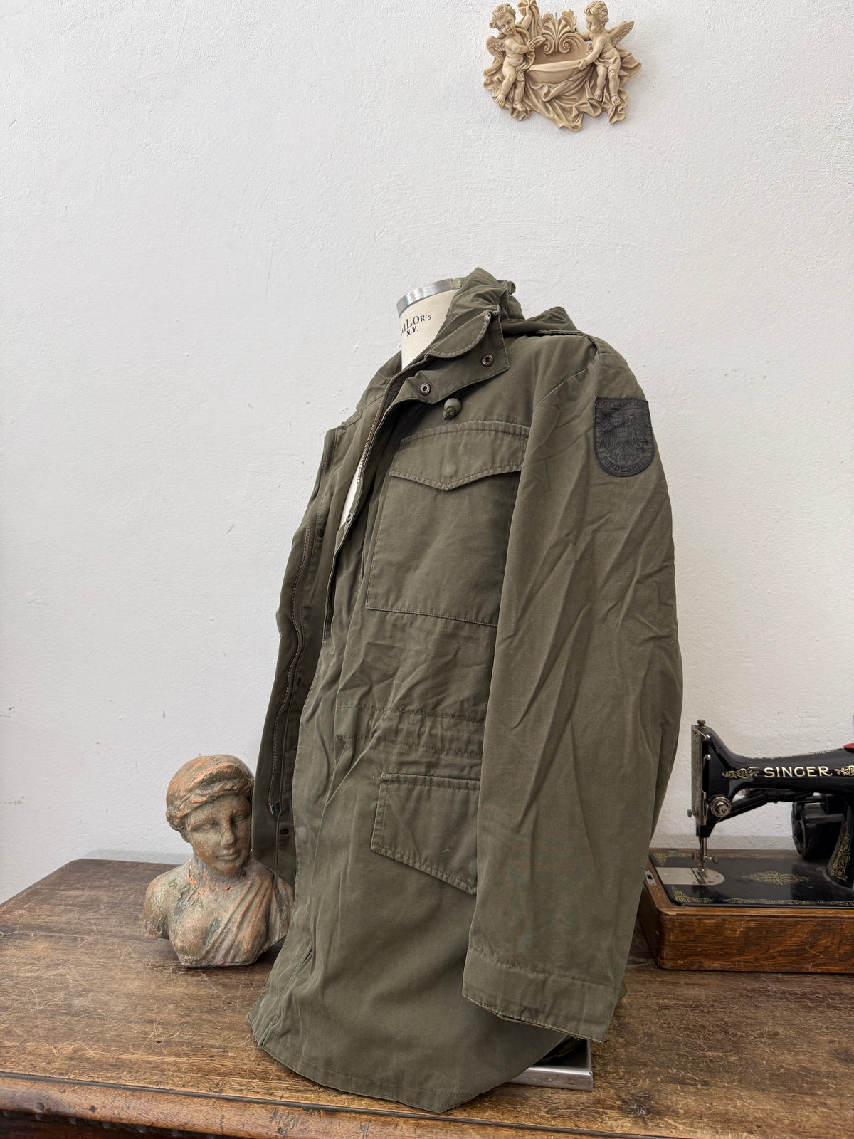 Vintage 90’s Austrian Army Jacket “L”