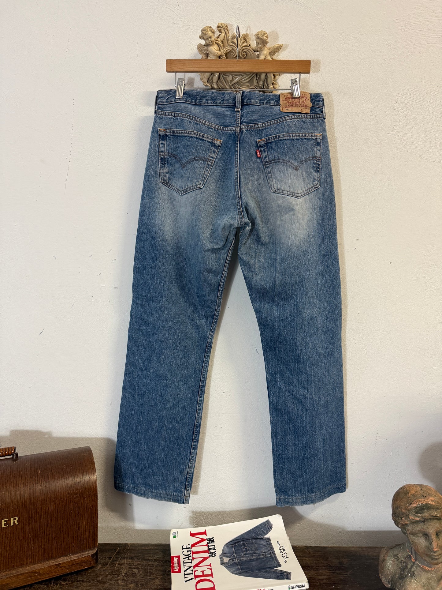 Vintage Levi’s 501 “W33 L32”