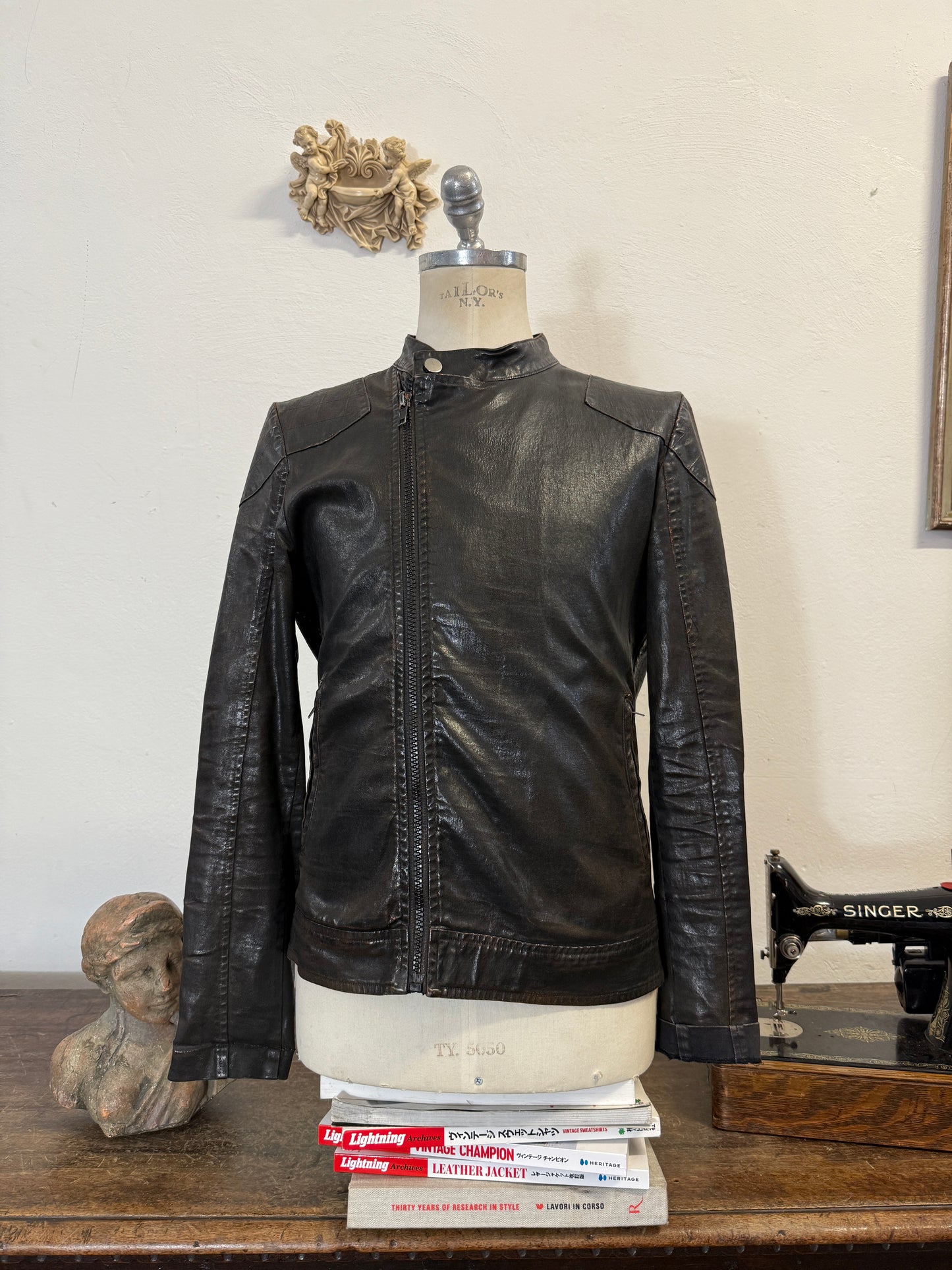 Glossy Leather-Effect Cotton Jacket “M”