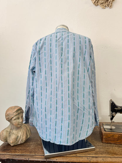 Vintage 90’s Swiss Shirt “L”