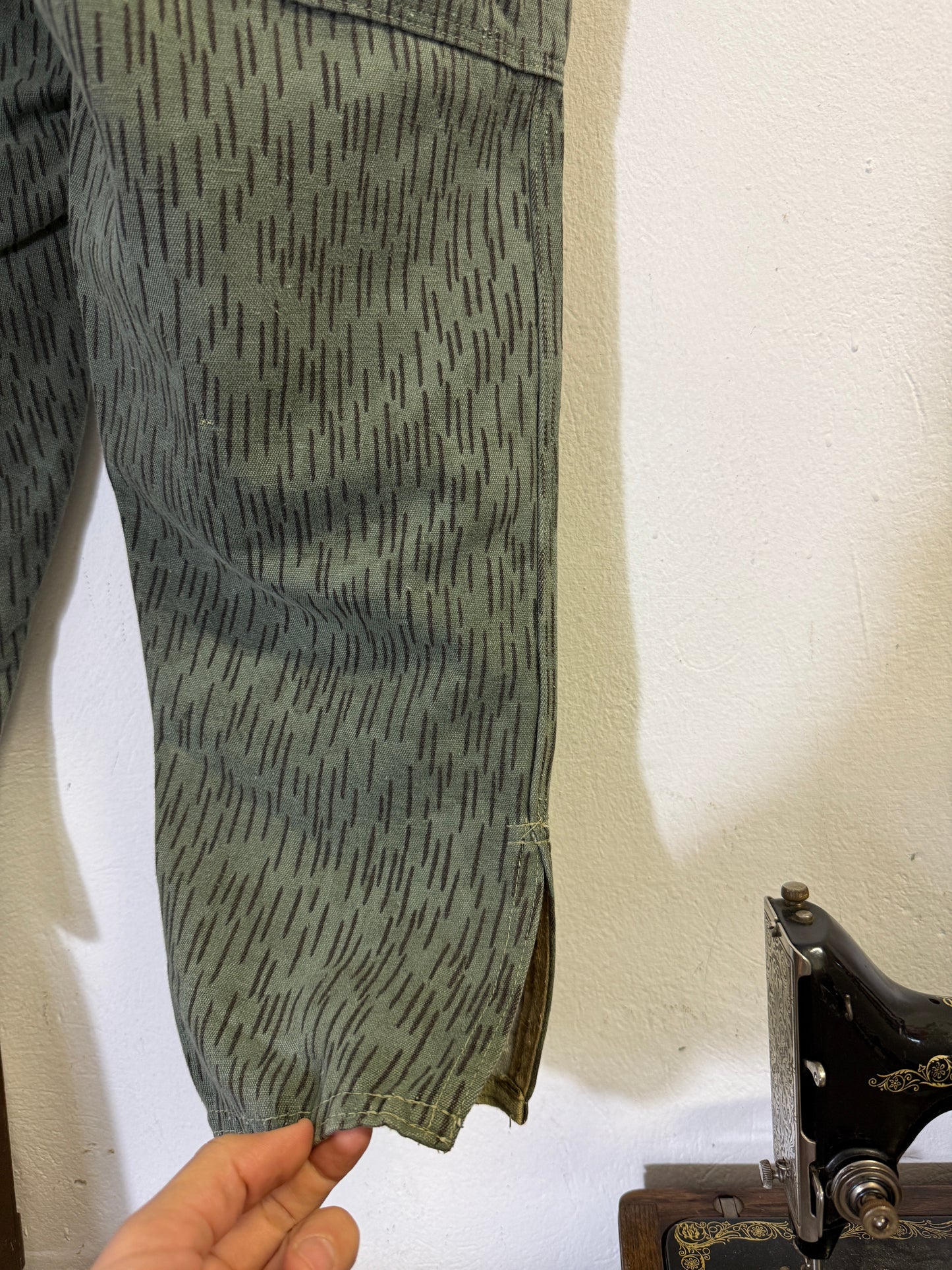 Vintage German Army Cargo Pants “W32”