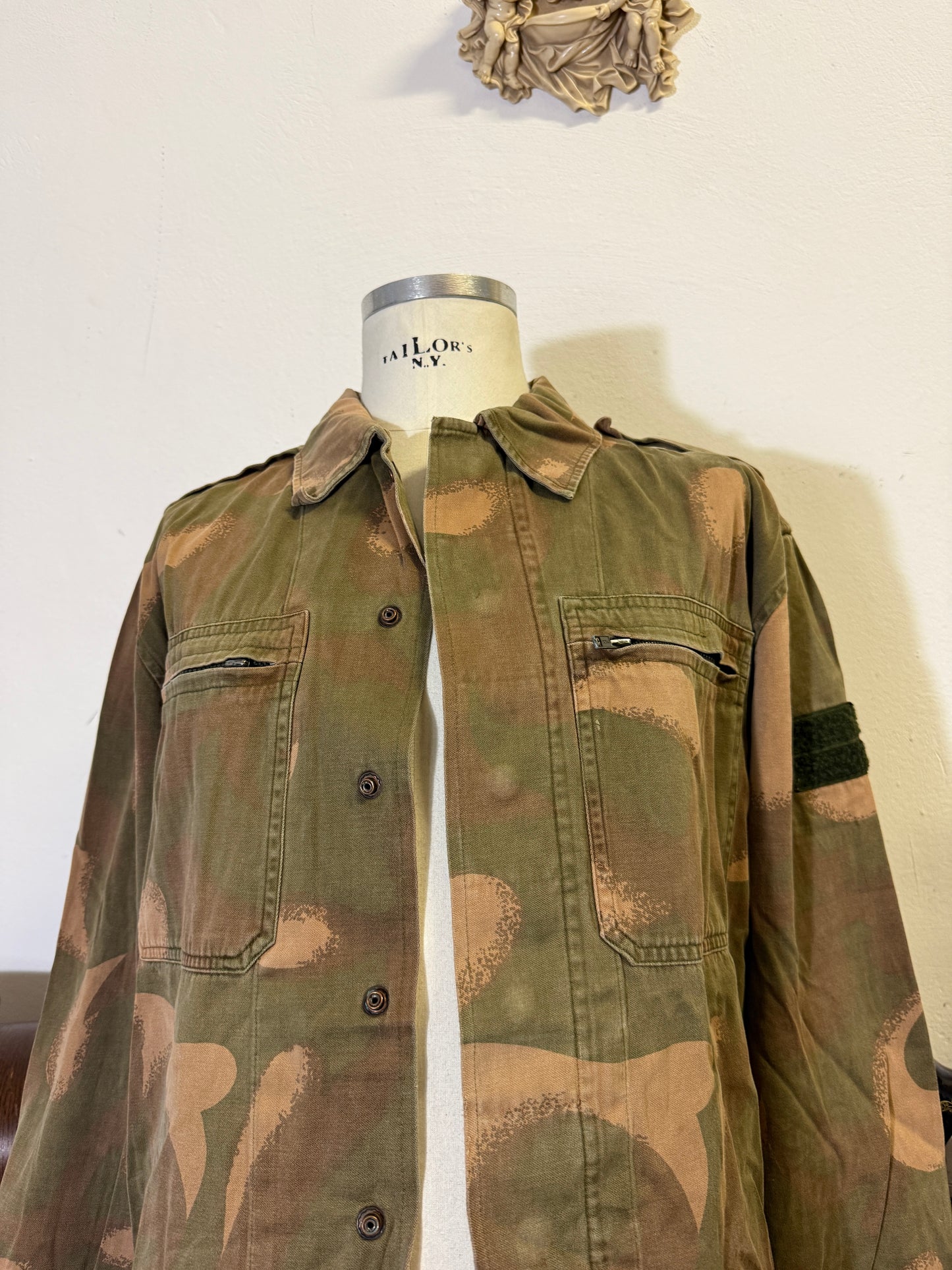 Vintage 90’s Hungarian Army Overshirt “L/XL”