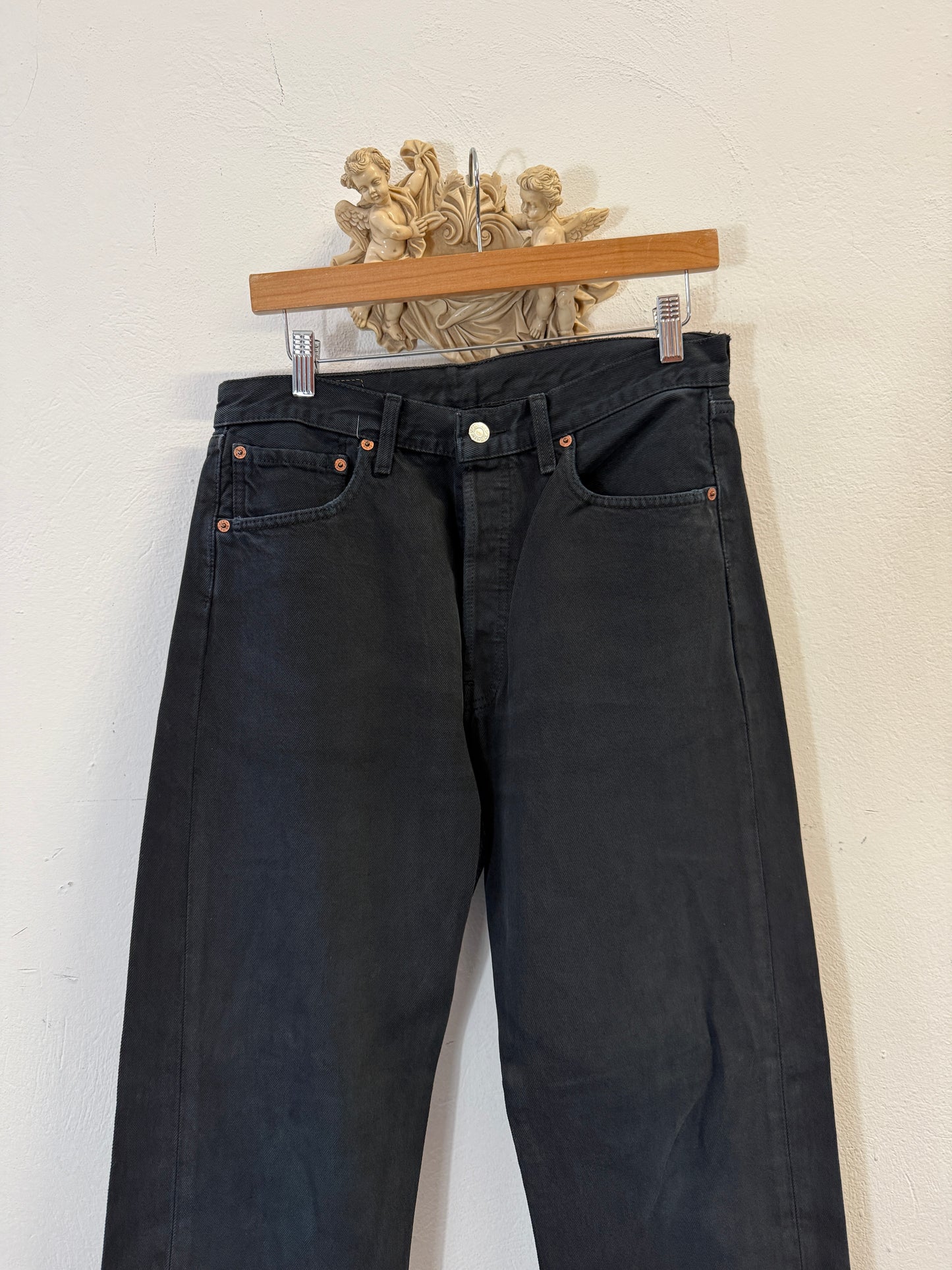 Vintage Levi’s 501 “W31 L32”