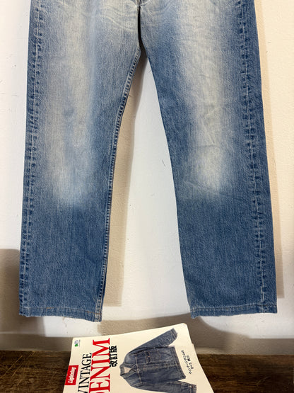 Vintage Levi’s 501 “W33 L32”