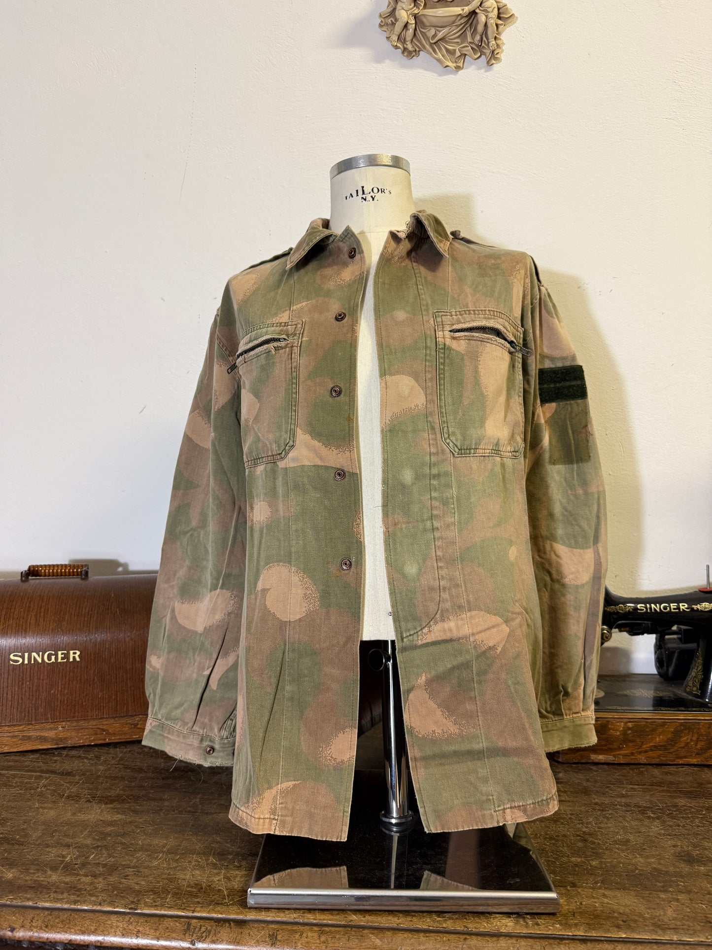 Vintage 90’s Hungarian Army Overshirt “L”