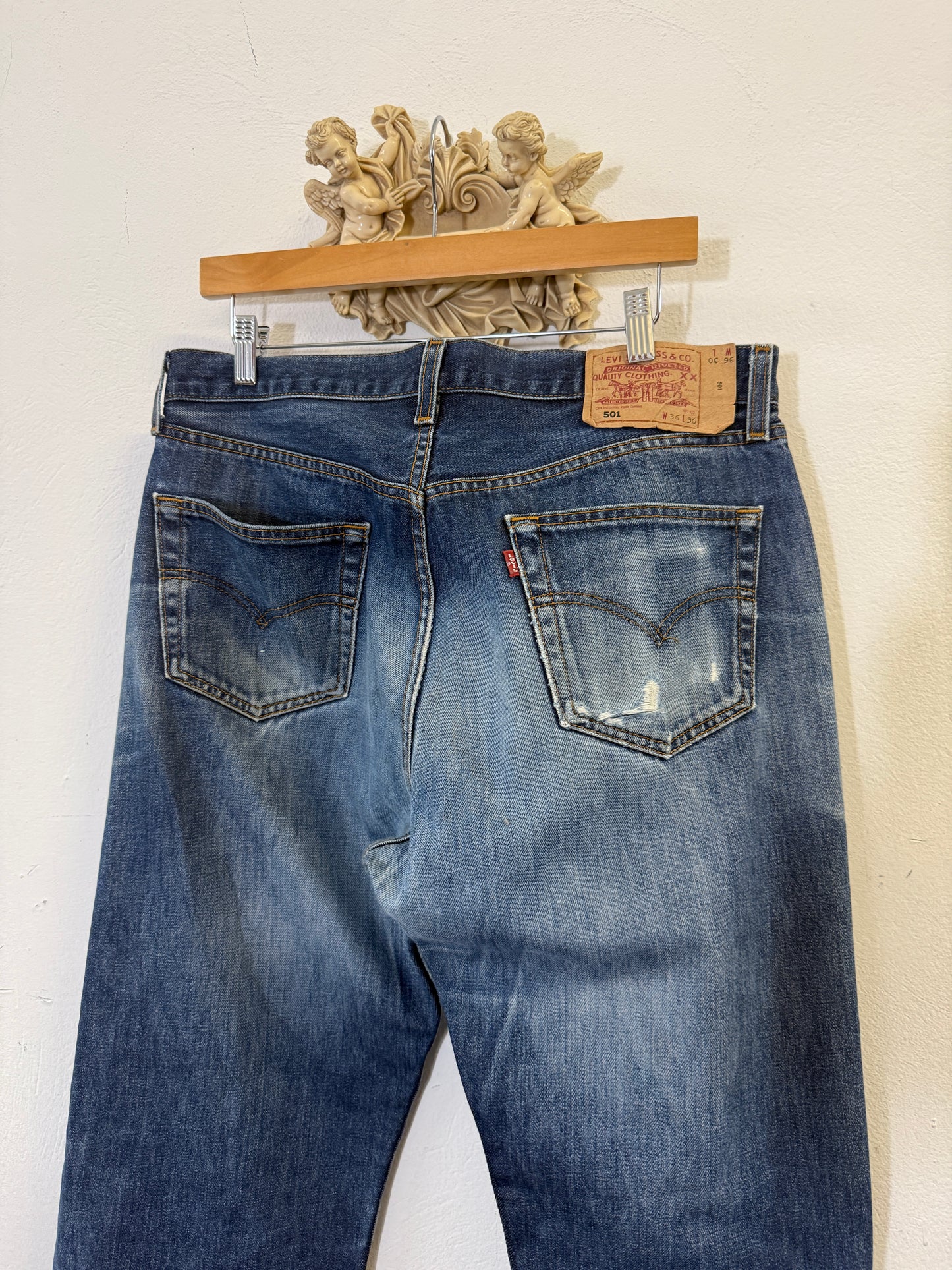Vintage Levi’s 501 “W35 L30”