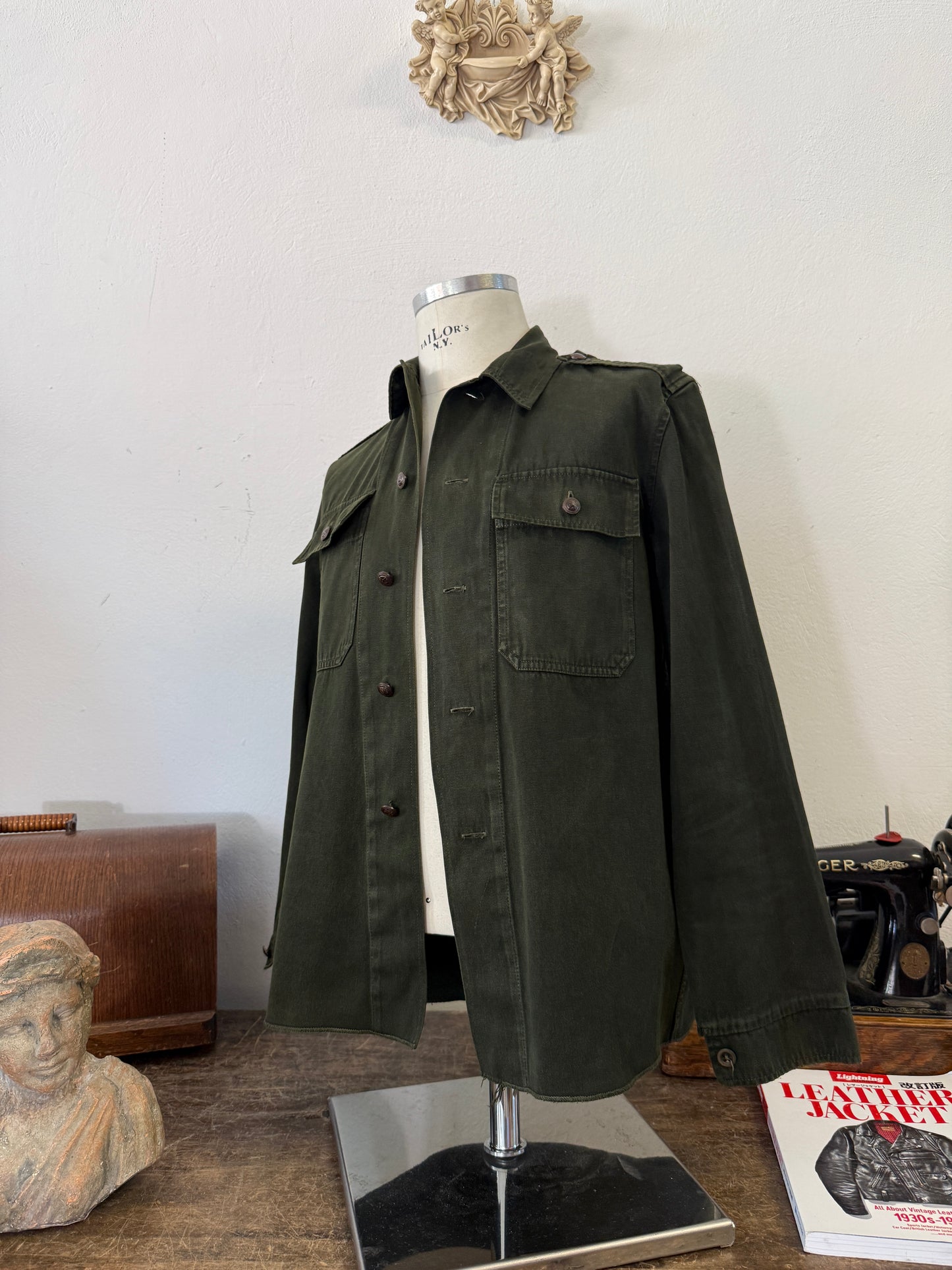 Vintage 80’s Faded Hungarian Army Shirt “S/M”