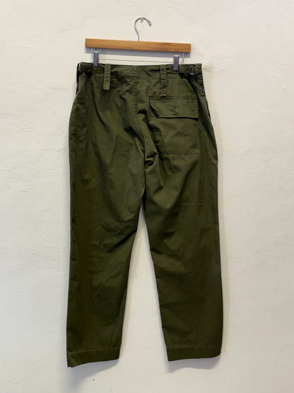 Vintage British Fatigue Army Pants “W33”