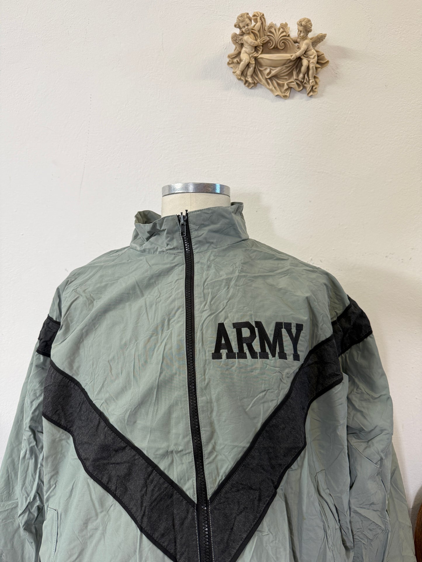 US Army IPFU Reflective Windbreaker – Training Uniform Jacket “XL”
