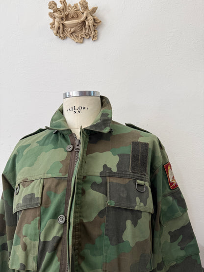 Vintage 90’s Serbian Army Jacket “L”