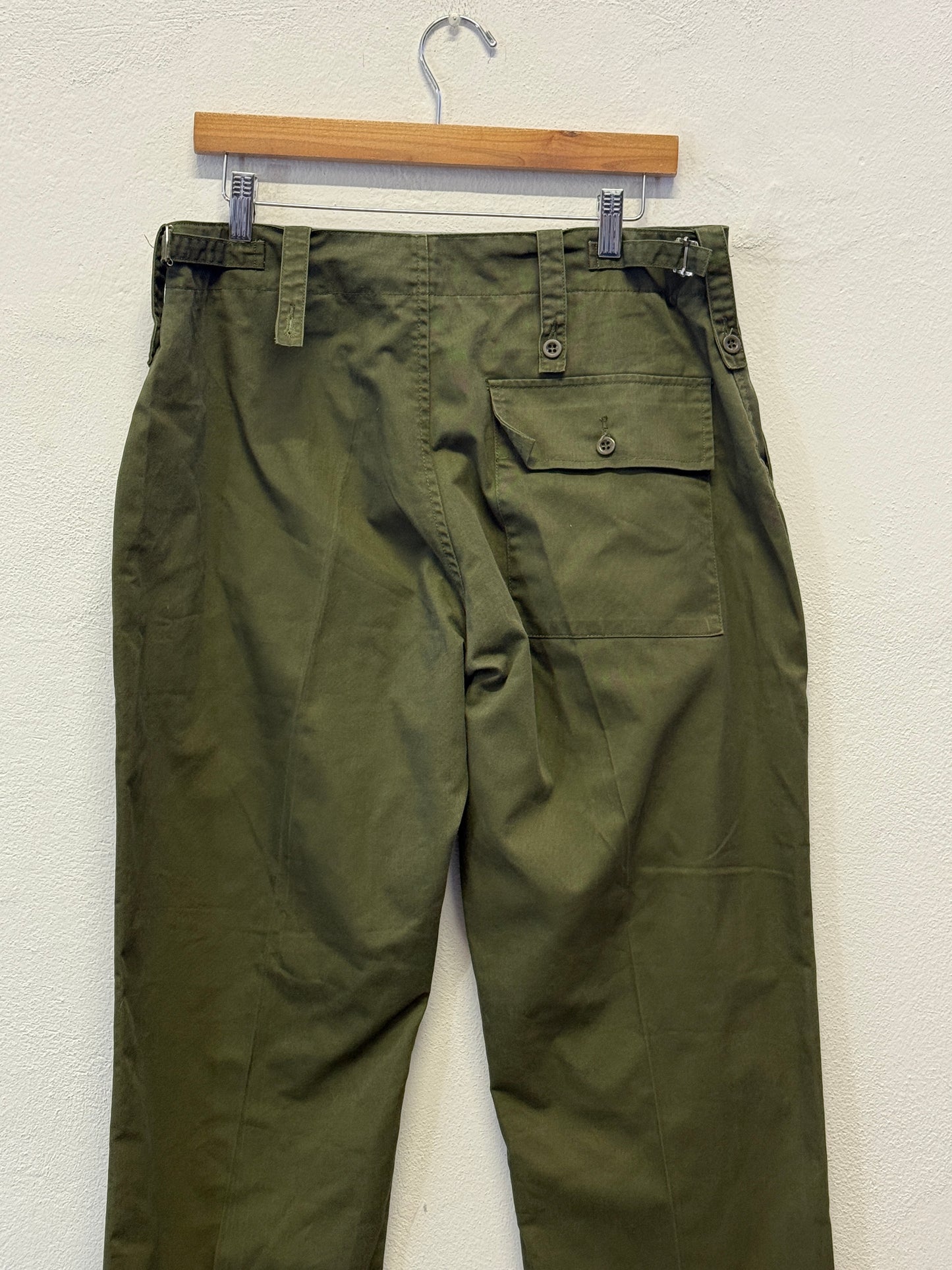 Vintage British Fatigue Army Pants “W33”