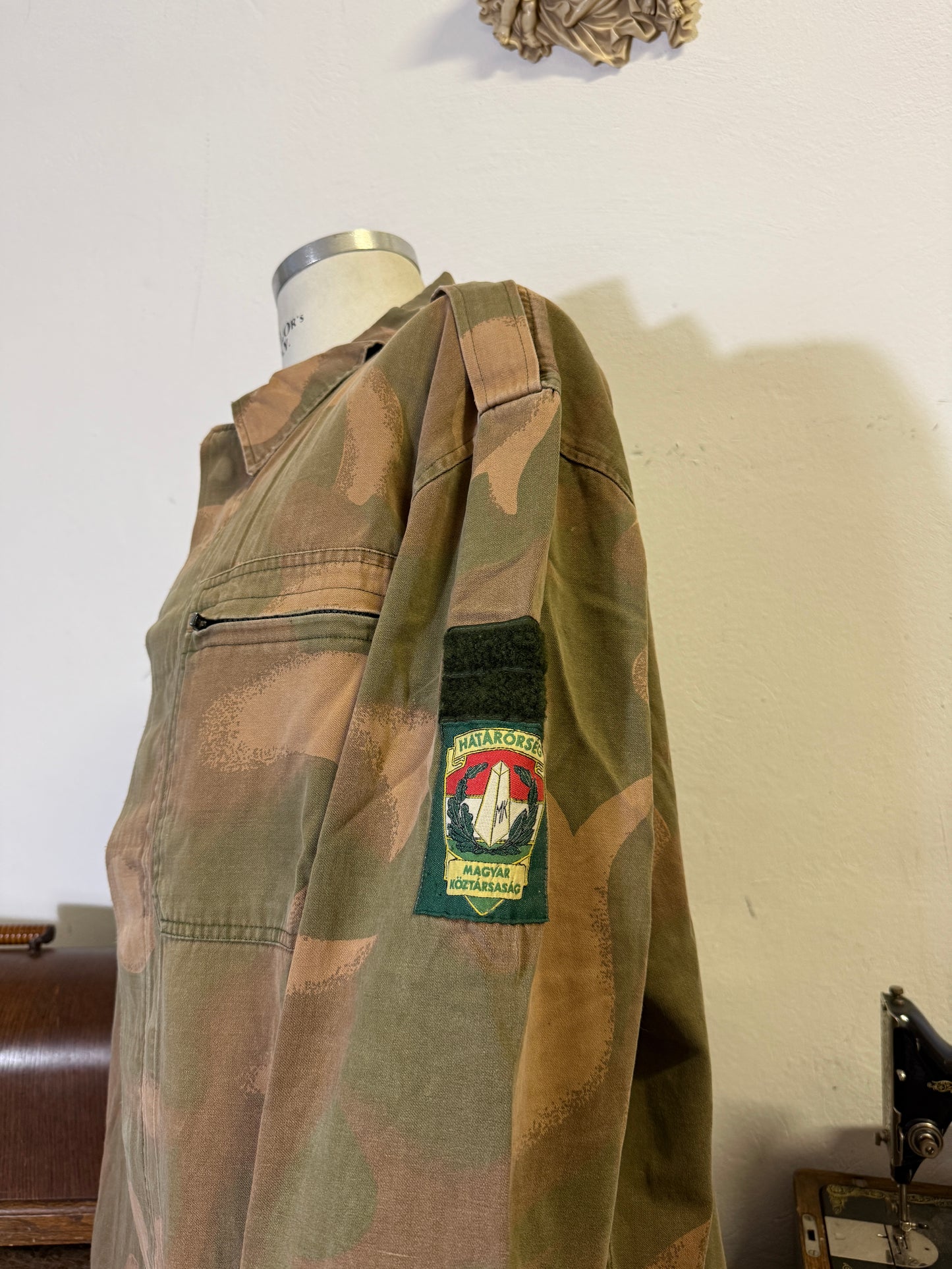 Vintage 90’s Hungarian Army Overshirt “XL”